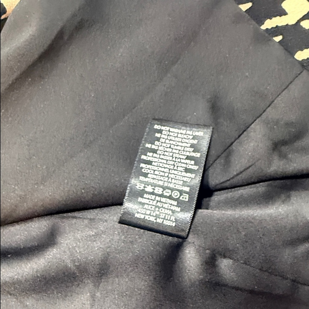 Alice + Olivia Breann Black and Houndstooth Fitted Blazer - Picture 12 of 13